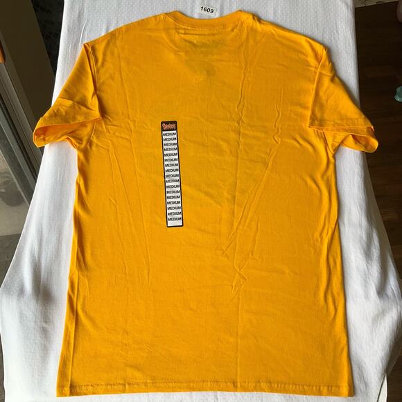 The Office Men Short Sleeve T-shirt size M,Yellow, Schrute Farms Bed & Breakfast - Picture 7 of 7